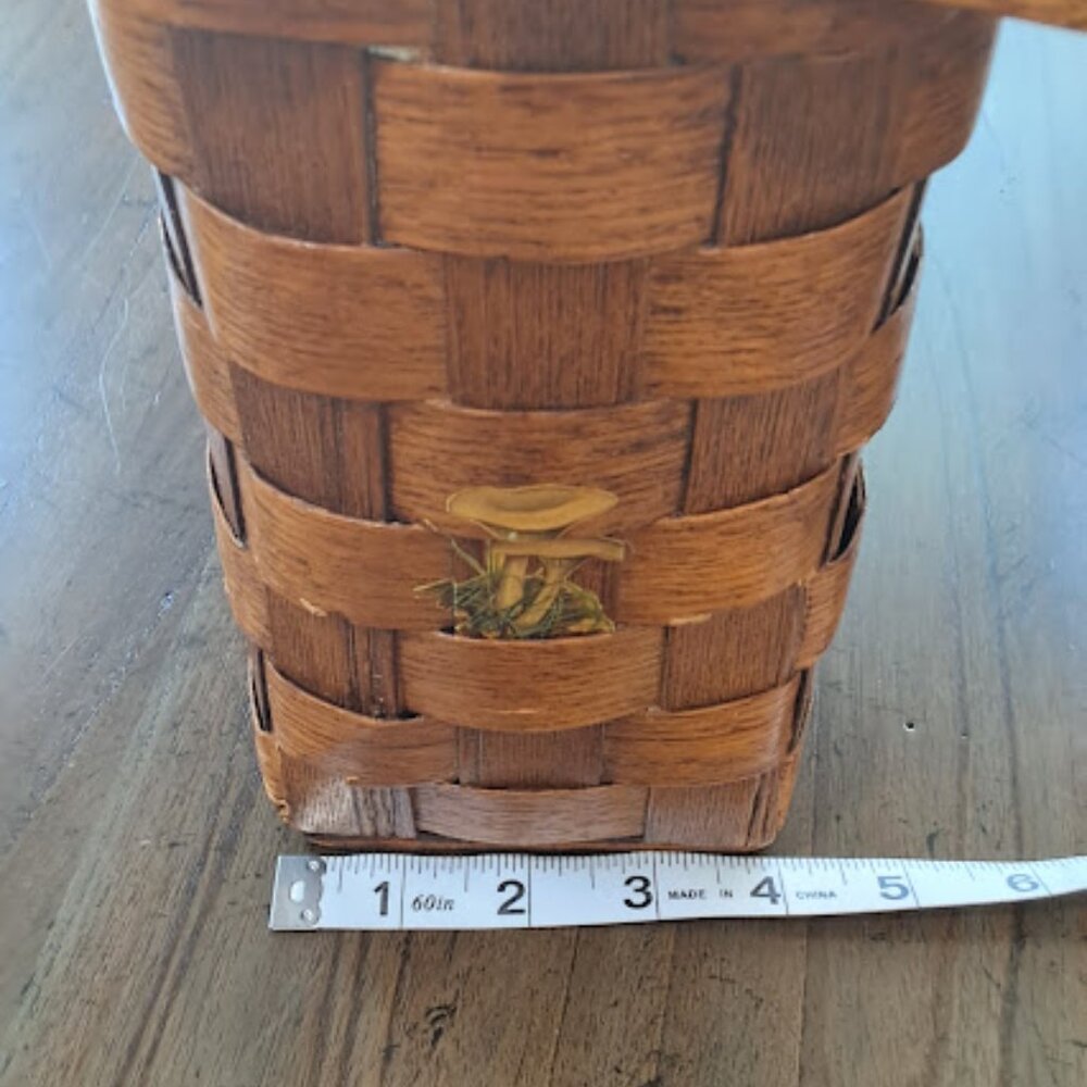 Vintage Basketville Woven Basket/Purse w/Wooden Lid, Mushroom Motif, Stamped - Picture 8 of 10